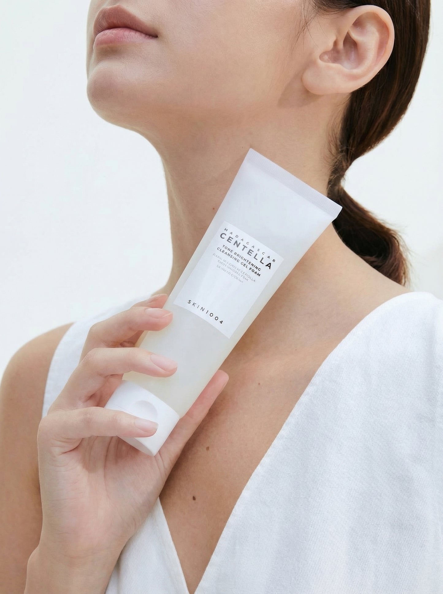 SKIN1004 Madagascar Centella Tone Brightening Cleansing Gel Foam